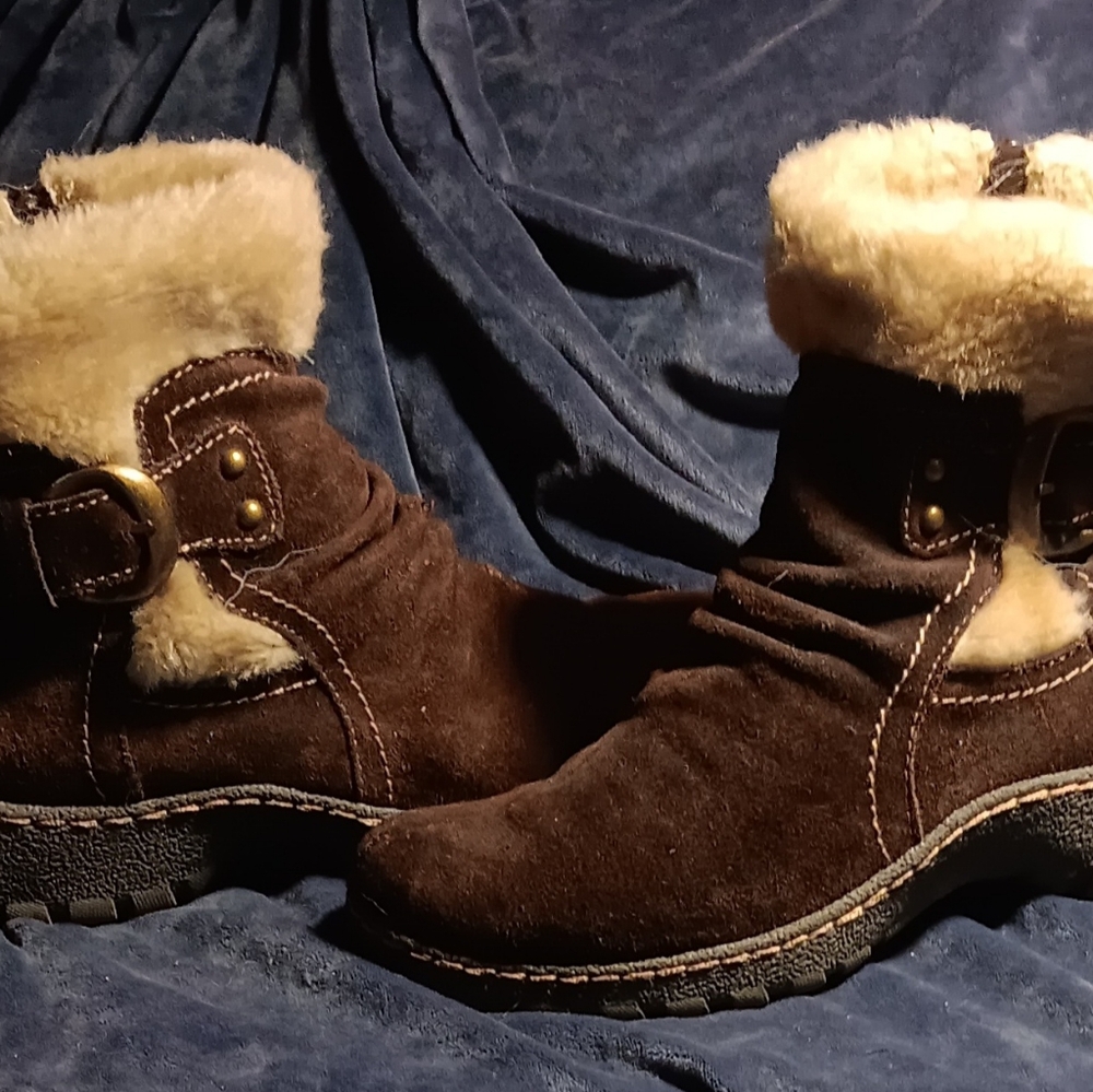 Bare traps  Brown Suede Boots with Faux Fur Lining